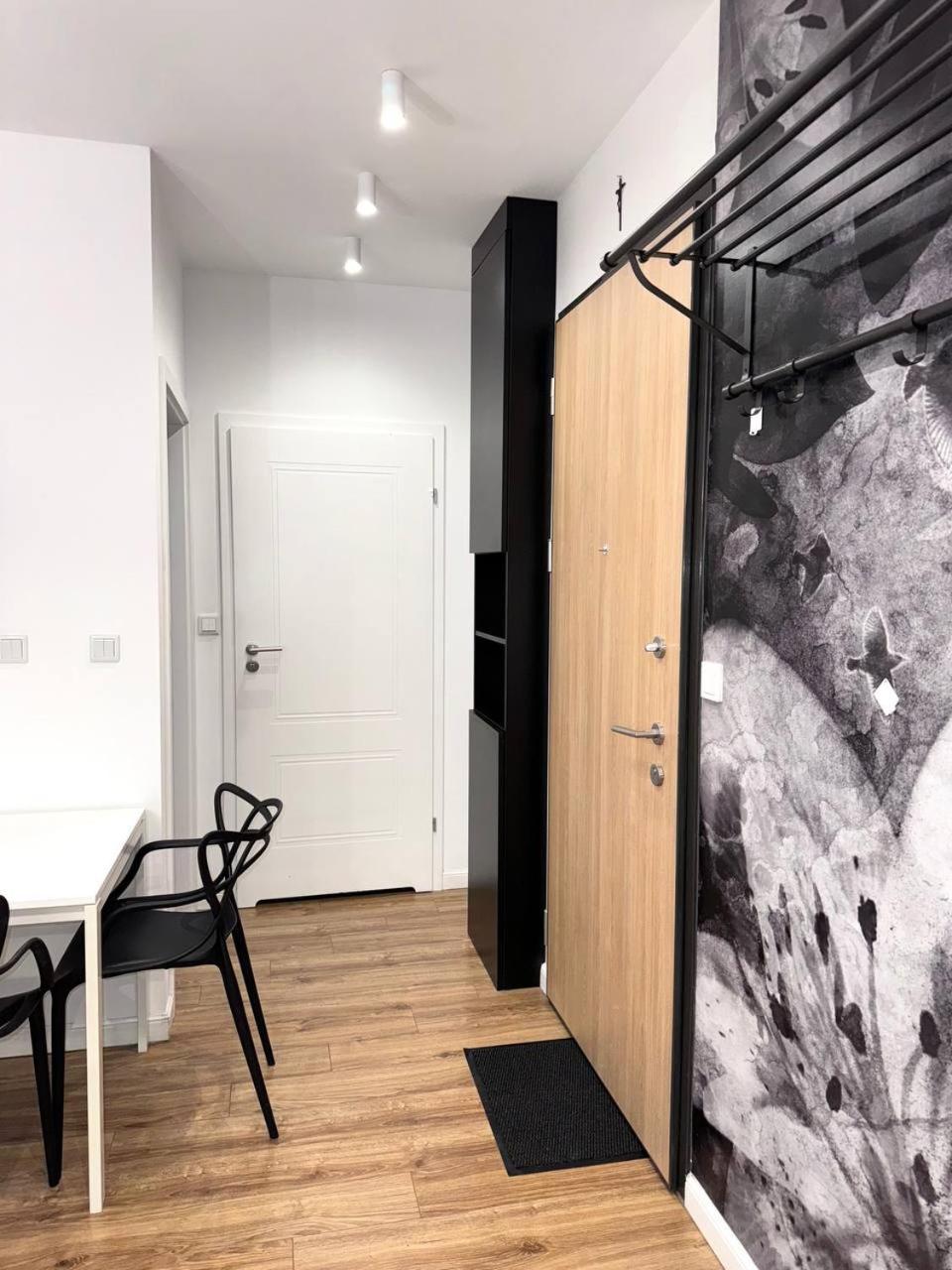 Comfort & Style 2-room And Free Parking Warszawa