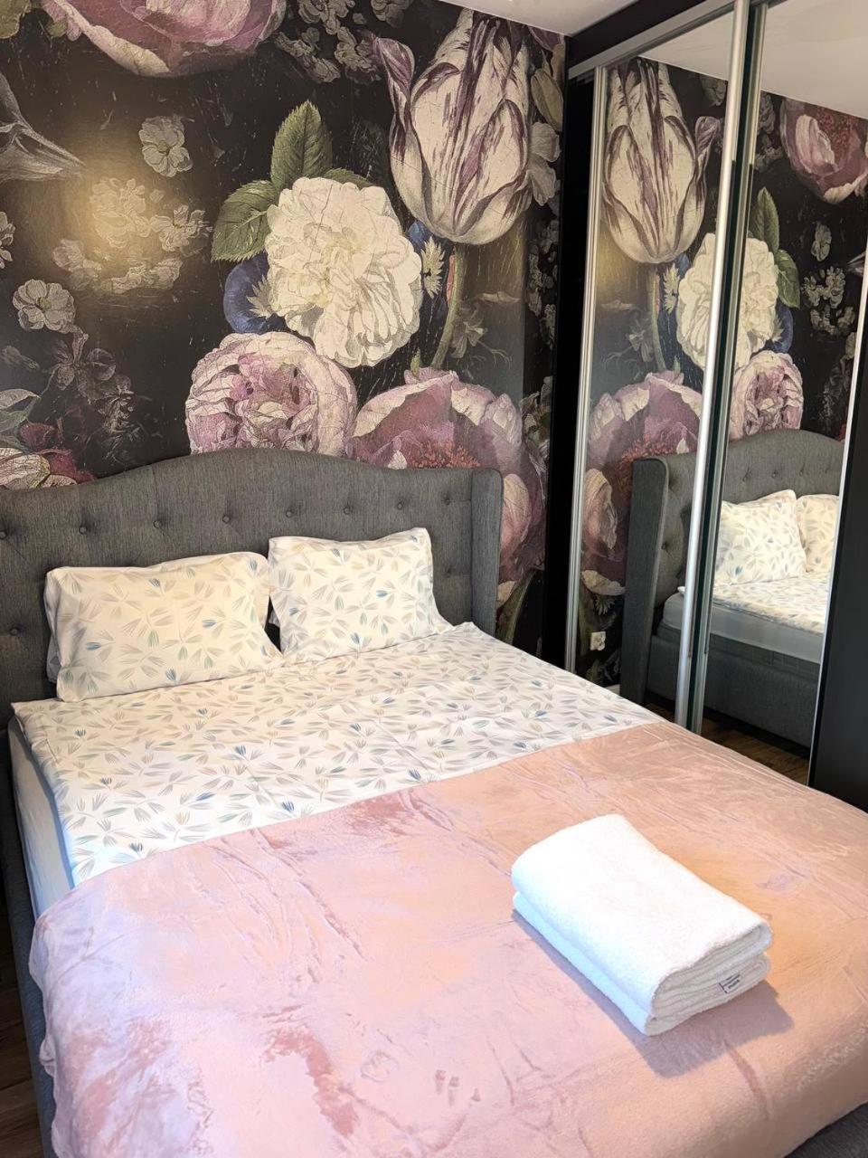Comfort & Style 2-room And Free Parking Apartament